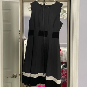 Elegant Black and White Sleeveless Dress